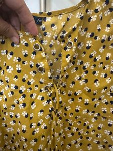 XL Yellow Printed Dress berry Top With Tie Up Neck