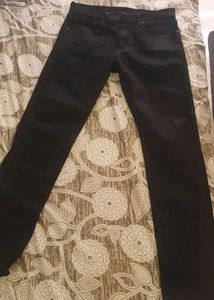 Levi&#39;s 511 Black Tapered Fit