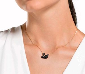 #black swan chain brand new with no tag