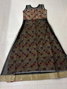 Elegant kurta and skirt set