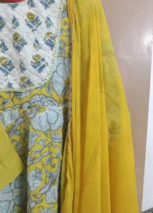 Elegant Floral Kurta Set