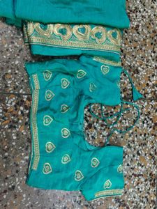 Elegant Teal Saree with Blouse