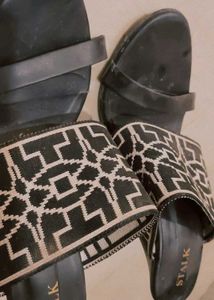 Stalk Black &amp; White Mules - Size 5