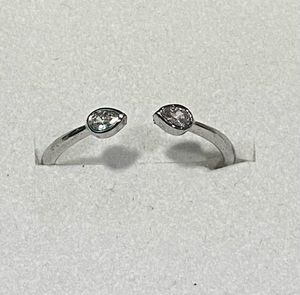 Minimalist Toi et Moi Ring