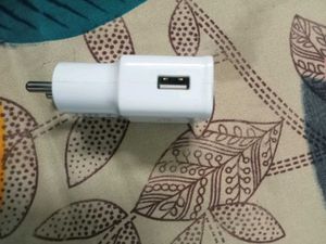 SAMSUNG NEW AND ORIGINAL MOBILE CHARGER TYPE C