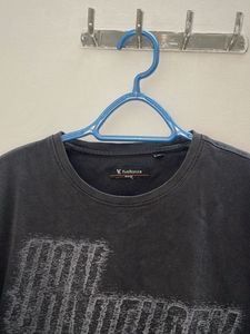 Combo of Van Huesen and Zudio tshirt