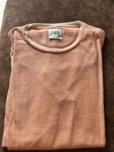 its a sweatshirt, full sleeve peach tshirt