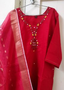 Combo - Floral Embroidered Kurta Sets ❤️