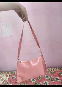 White And Pink Sling Bags🧡