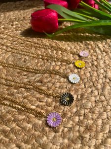 Daisy Pendant Necklace set of 2 charm chain and er