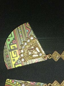RUHI Drop Earrings