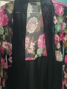 Black 🖤 Net Floral Design , Shrugg