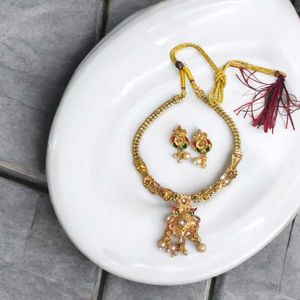 Elegant Necklace Set