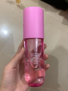 Aqualogica Dewy Floral Kiss Body Mist