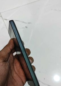 Used Smartphone - Cracked Screen