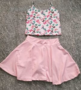Butterfly Printed Crop Top And Women Skirt 🌸