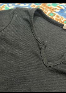 Black V Neck Crop Top