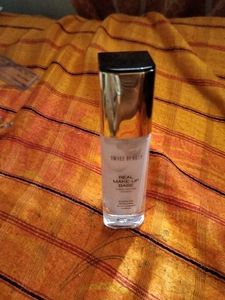 highlighting primerFoundation Makeup