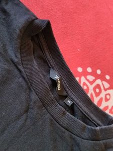 Black Sweatshirt
