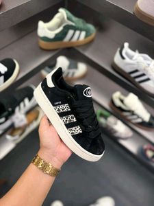 *ADIDAS WOMAN BLACK*