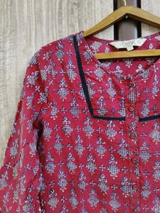 Taavi Red And Blue Kurti (S)