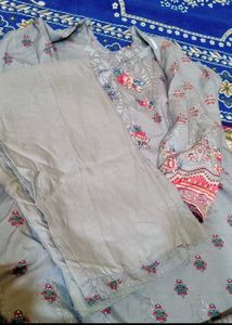 Unused Suit Set With Dupatta Last Offer