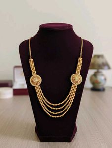 Elegant Gold-Toned Necklace