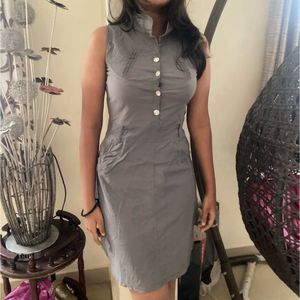 Chic Gray Sleeveless Dress