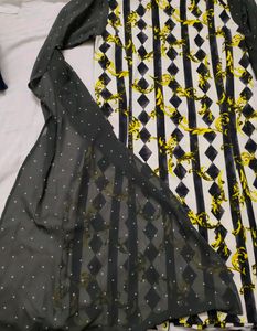 New Knee Length Maxi Dress With Split Sleeve