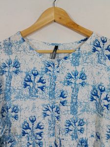 Here&amp;Now White and Blue Printed Round Neck With Bu