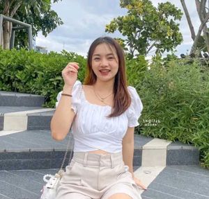 Cute Puff Sleeve Crop Top 🤍