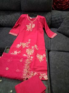 Elegant Pink Embroidered Kurta Set
