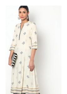 Elegant Embroidered Kurta (S)