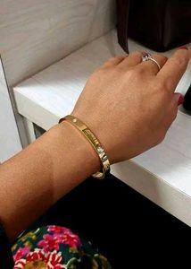 Elegant Gold Bracelet
