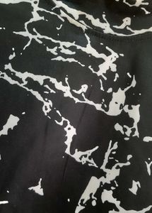 Black &amp; White Marble Print Crop Top🖤