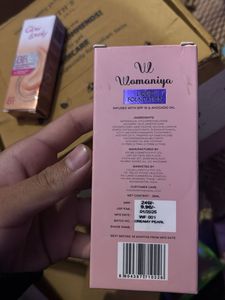 Lakme Hyaluronic Dewy Micro-Essence