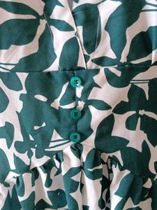 Green &amp; White Botanical Print Midi Dress