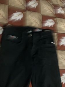 Levis Black Denim Jeans