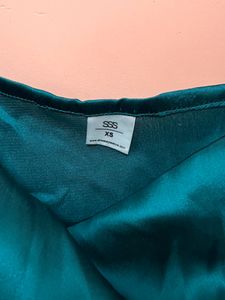 Sale ❗️Green Teal Satin Top 💗