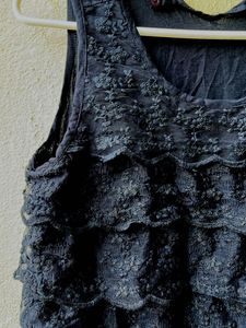 Brand New 😍Tiered Lace black Tank Top🖤