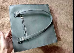 Preety Tote/Handbag