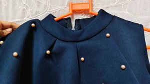 Navy blue pearl sleevless crop top