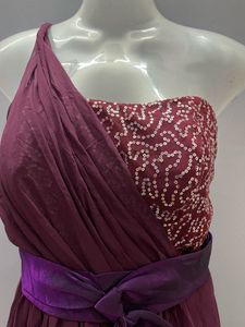 Elegant Purple Padded One-Shoulder Gown