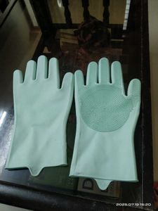 Free - Silicone Scrub Gloves