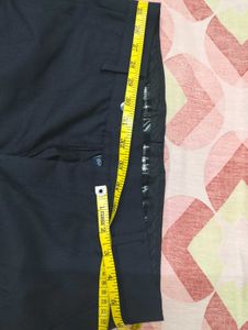 Men Textured Slim Fit Formal Trousers