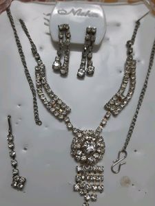 White Full Pendant Set + Freebie Gift