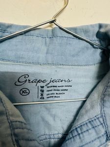 Detailed denim shirt