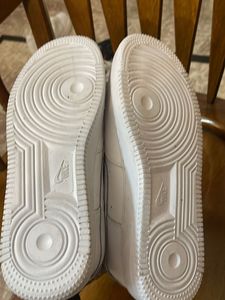 Nike Air Force 1 - Classic White Sneakers