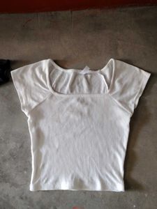 combo of 4 womenSkirt,2top&amp; tshirt