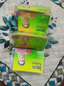 Eyetex Pallavi Kumkum Black Bindi 5 Pcs In One